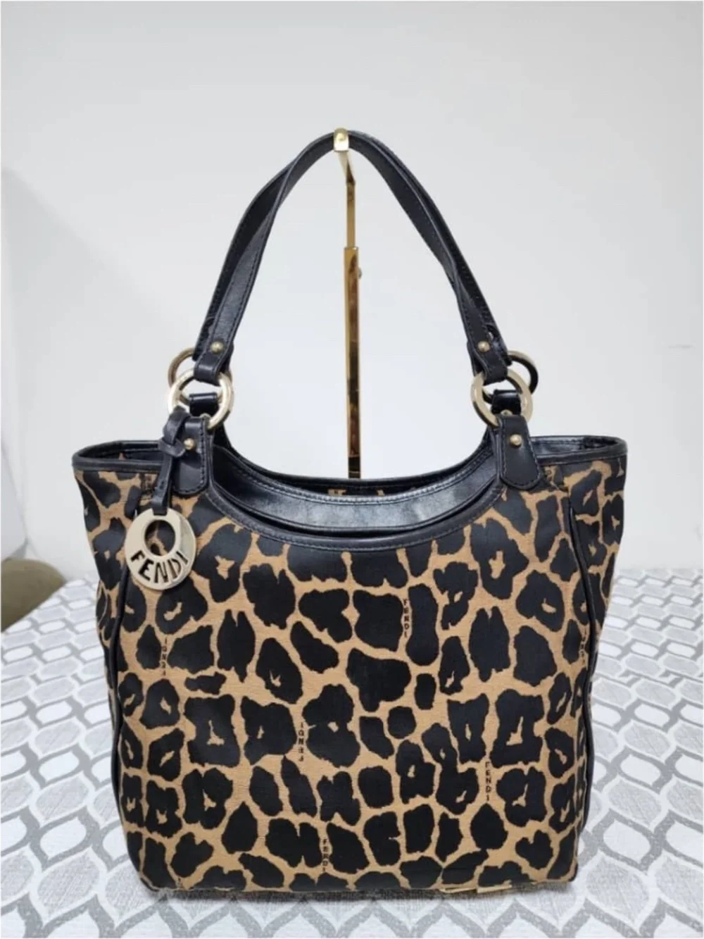Authentic Fendi Leopard Print Canvas Shoulder Bag Brown/Black